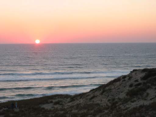 Wolkenloser Traum-Sonnenuntergang 