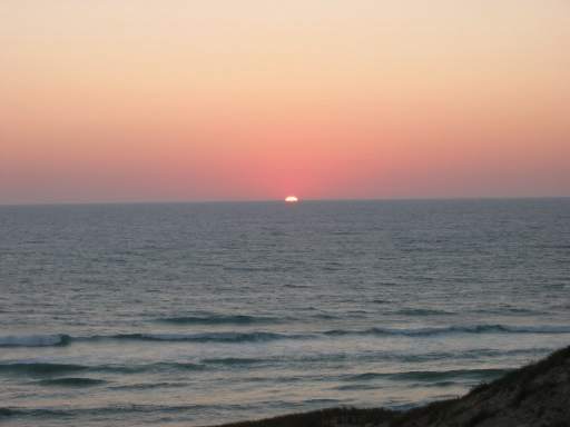 Wolkenloser Traum-Sonnenuntergang 